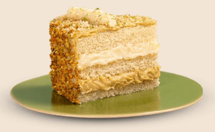 bolo de Pistache com Morango e Leite Condensado
